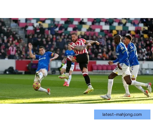 伊万托尼禁赛期满复出首战闪耀 任意球贴地斩破诺丁汉森林大门